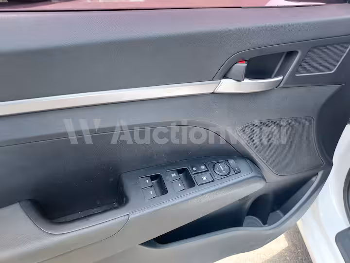 Hyundai Avante 2019 — 39