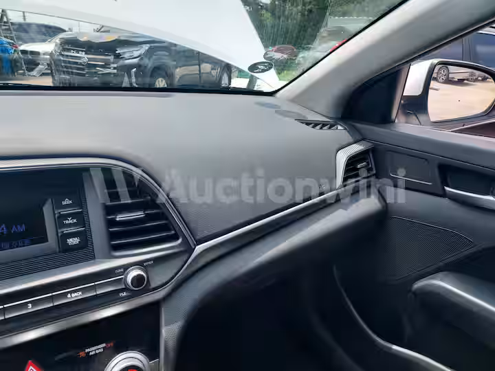 Hyundai Avante 2019 — 45