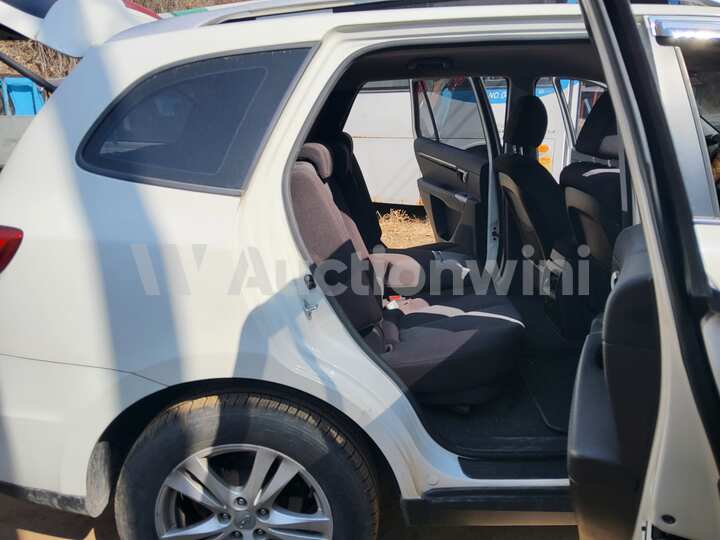 Hyundai SantaFe 2011 — 52