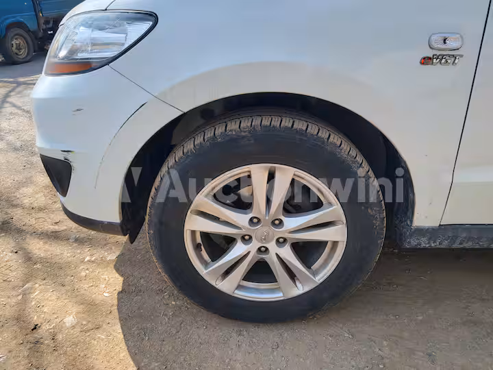 Hyundai SantaFe 2011 — 10