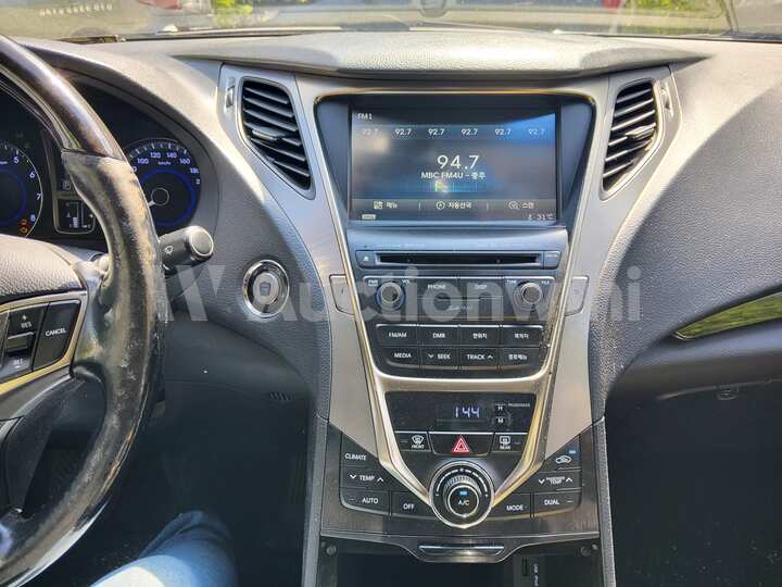 Hyundai Grandeur 2014 — 38