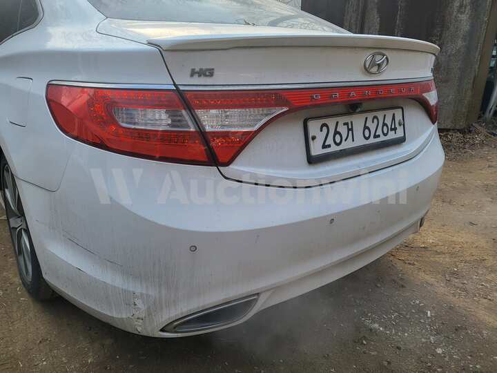 Hyundai Grandeur 2011 — 13