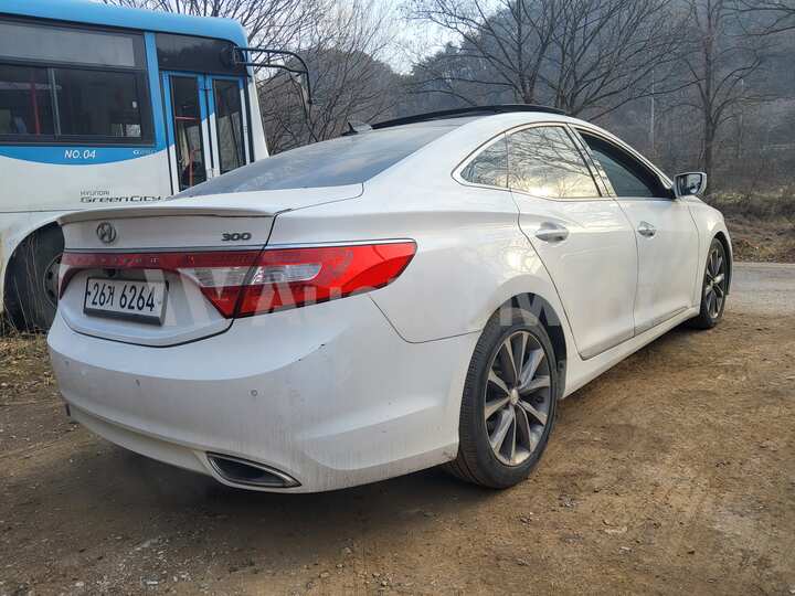 Hyundai Grandeur 2011 — 4