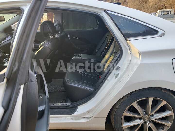 Hyundai Grandeur 2011 — 47