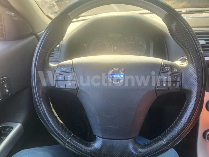 Volvo C30 2010 — 39