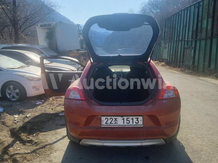 Volvo C30 2010 — 53