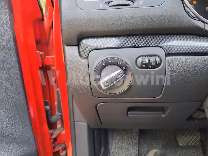 Volkswagen Golf 2011 — 36