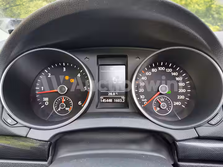 Volkswagen Golf 2011 — 37