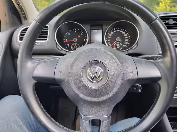 Volkswagen Golf 2011 — 39