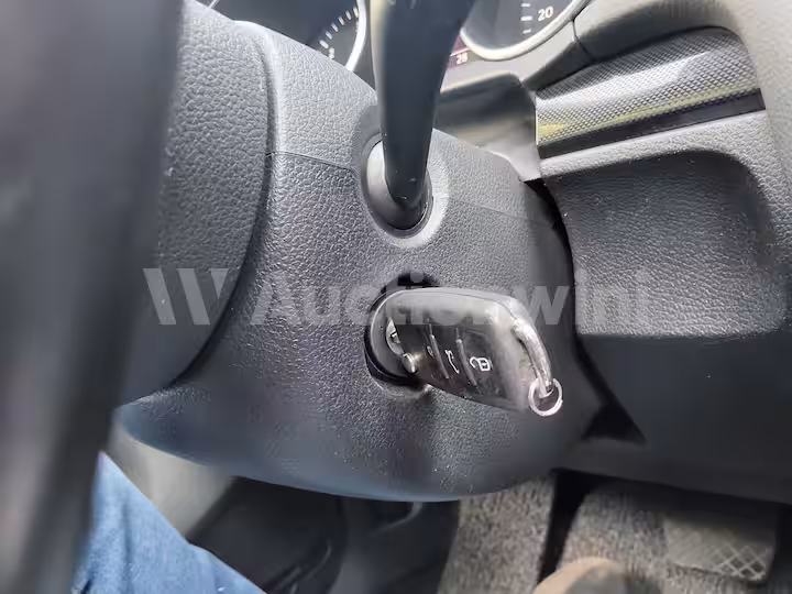 Volkswagen Golf 2011 — 40