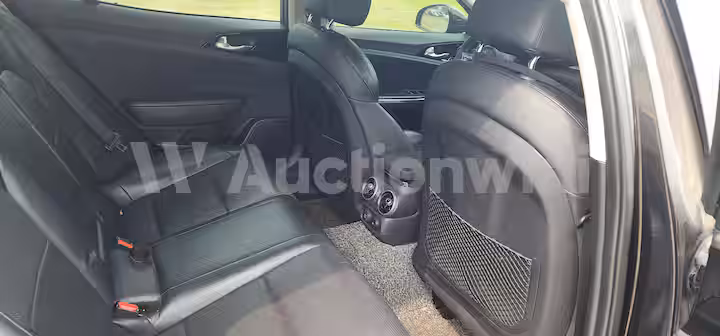Kia Stinger 2018 — 29