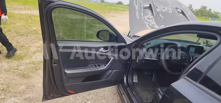 Kia Stinger 2018 — 37