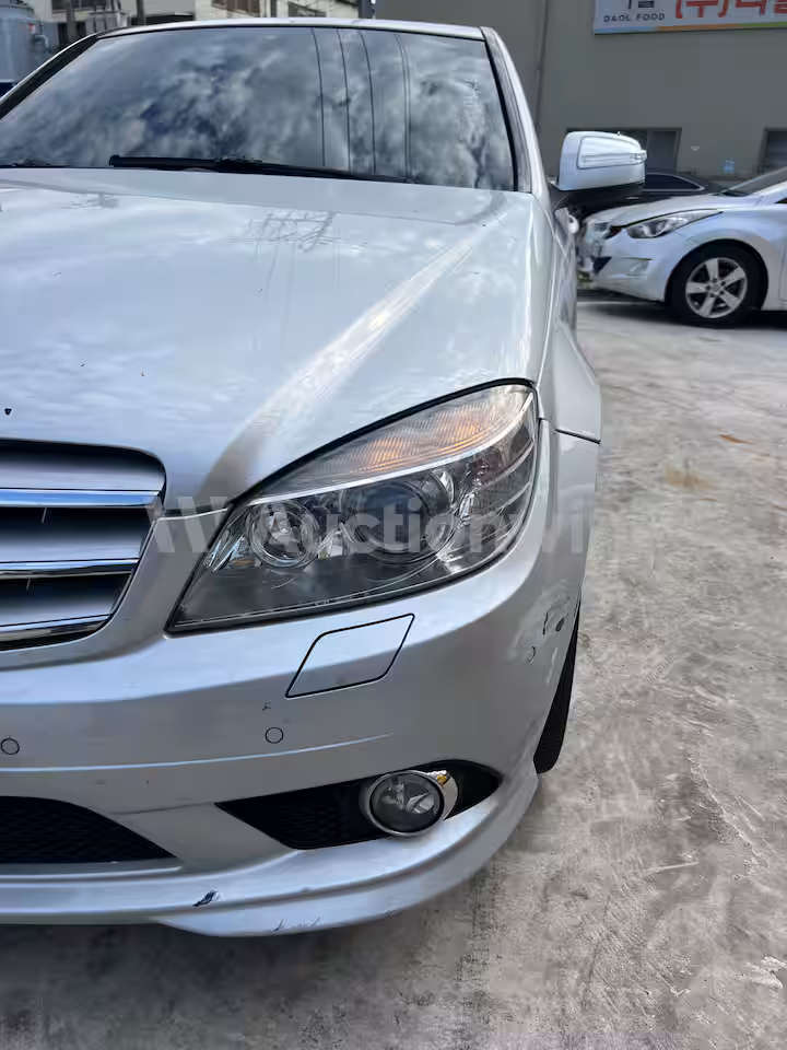 Mercedes Benz C Class 2009 — 17