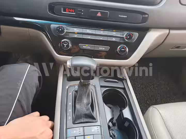 Kia Carnival 2017 — 37