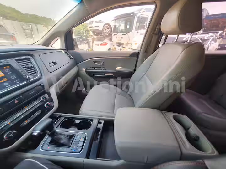 Kia Carnival 2017 — 40
