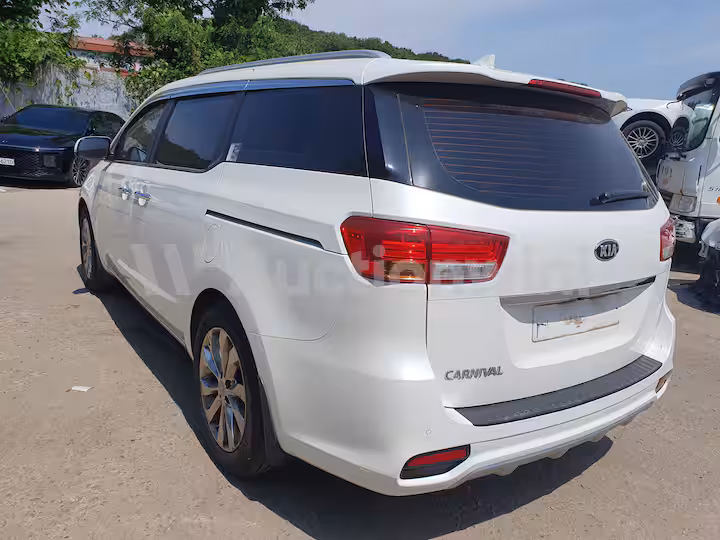 Kia Carnival 2017 — 8