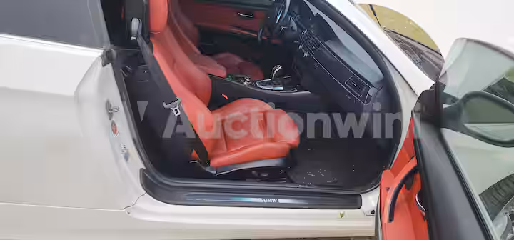 BMW 3 Series 2011 — 22