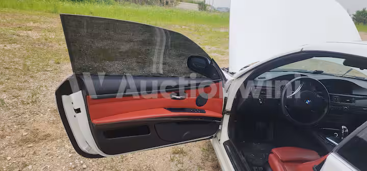 BMW 3 Series 2011 — 33