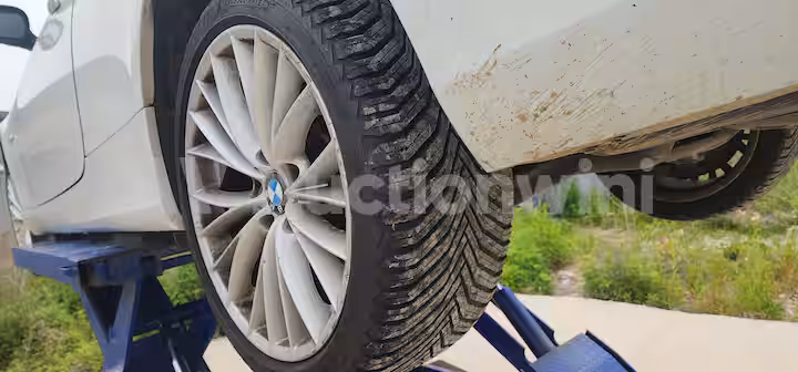 BMW 3 Series 2011 — 42