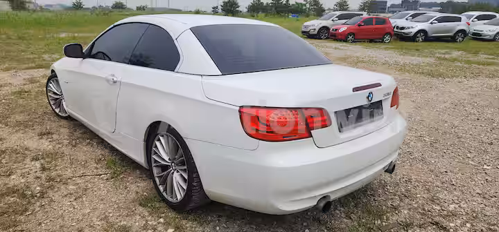 BMW 3 Series 2011 — 7