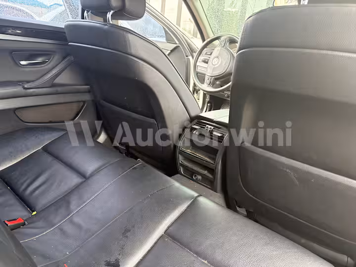 BMW 5 Series 2011 — 15