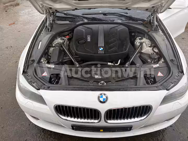 BMW 5 Series 2011 — 16