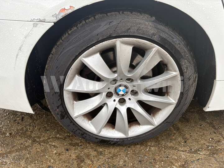 BMW 5 Series 2011 — 23