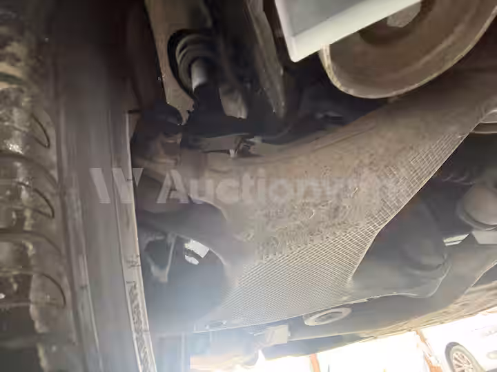 BMW 5 Series 2011 — 26