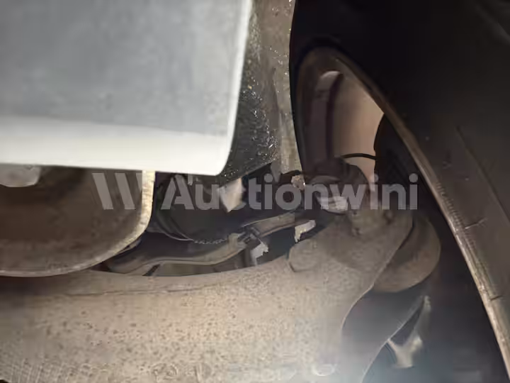 BMW 5 Series 2011 — 27