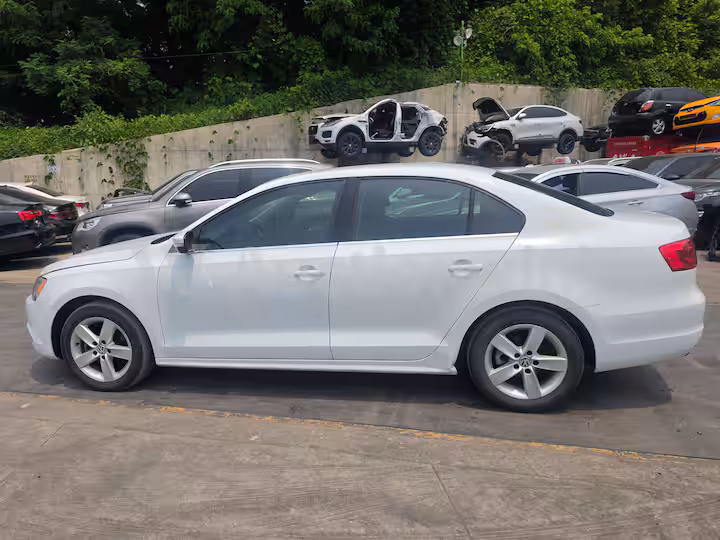Volkswagen Jetta 2014 — 8