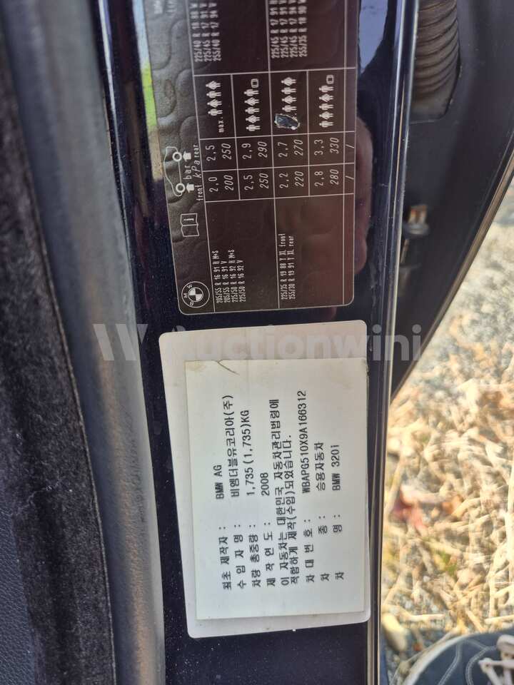 BMW 3 Series 2009 — 11