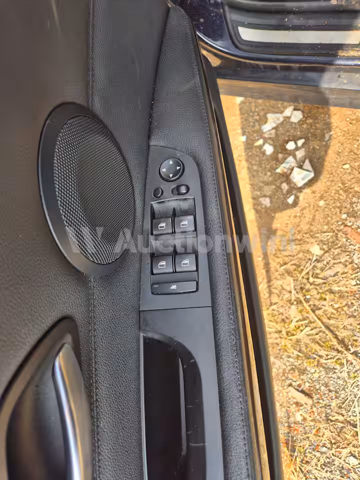 BMW 3 Series 2009 — 12