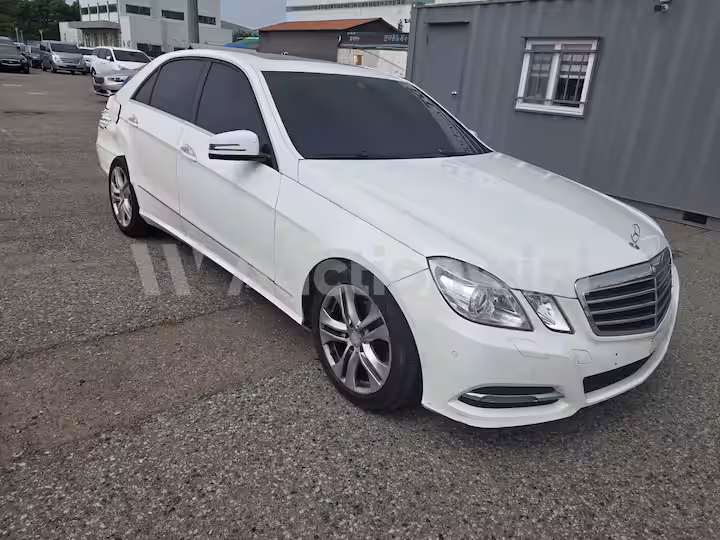 Mercedes Benz E Class 2013 — 11