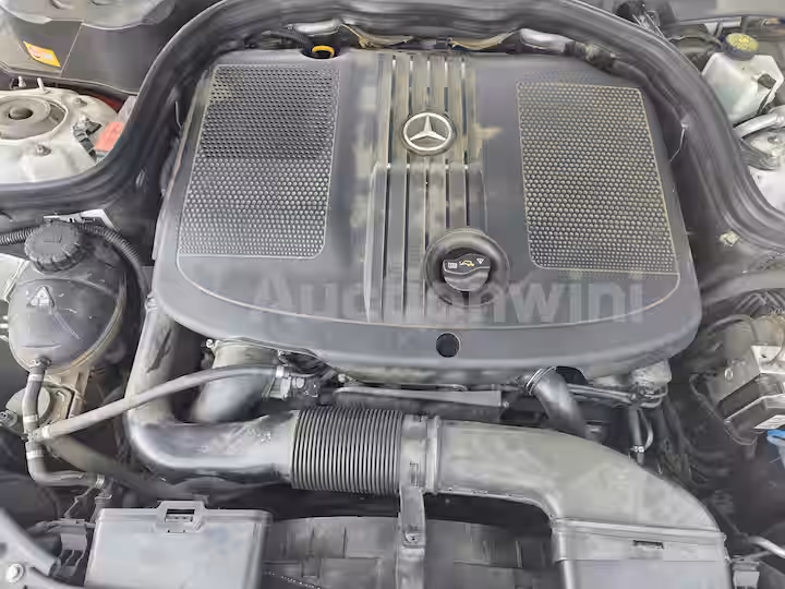 Mercedes Benz E Class 2013 — 38