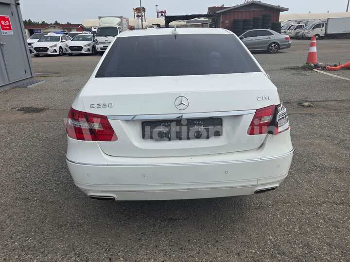 Mercedes Benz E Class 2013 — 6
