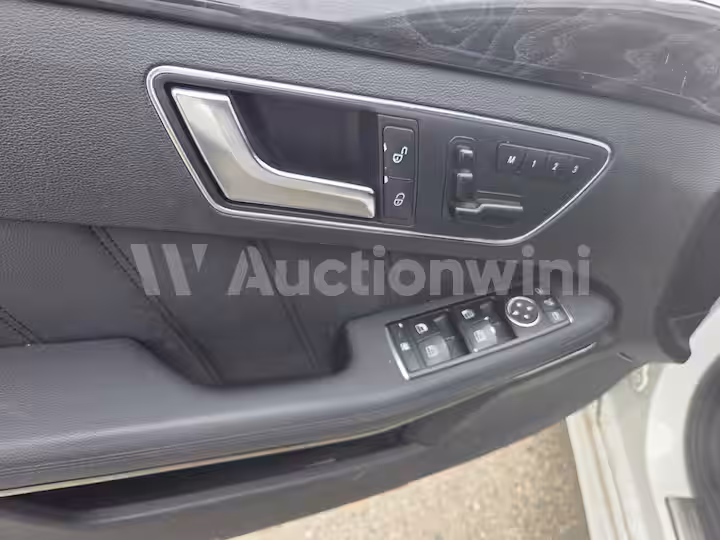 Mercedes Benz E Class 2013 — 51