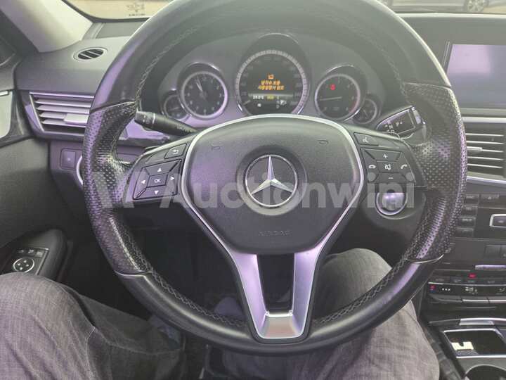 Mercedes Benz E Class 2013 — 53