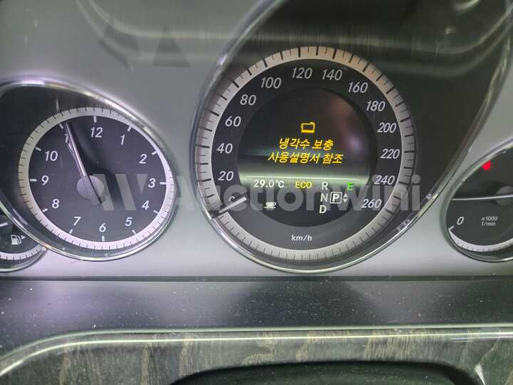 Mercedes Benz E Class 2013 — 54