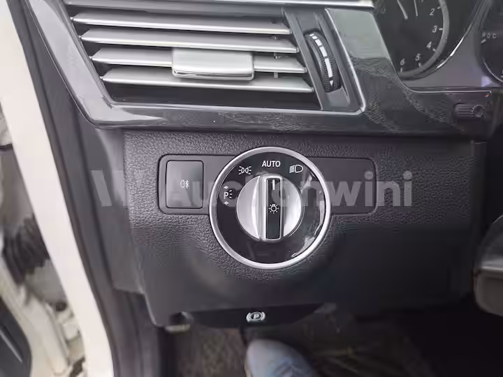 Mercedes Benz E Class 2013 — 62
