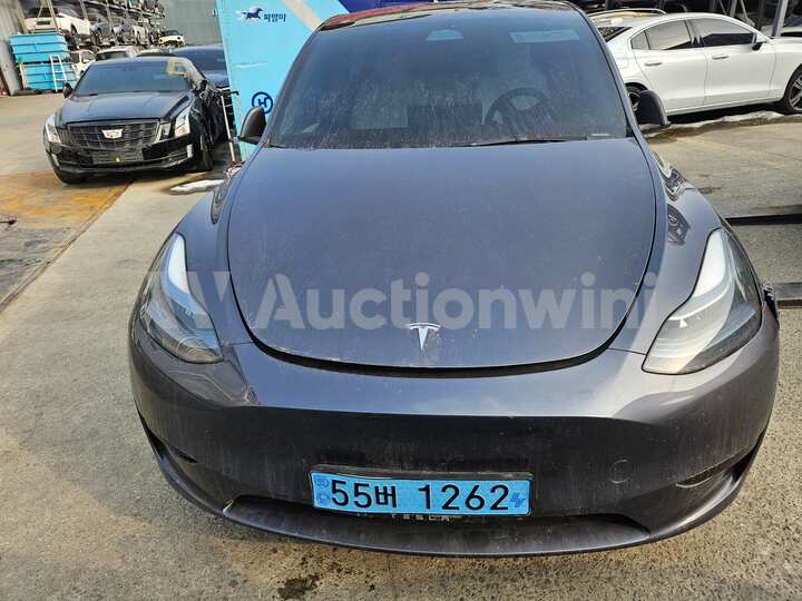 Tesla Model Y 2024 — 2