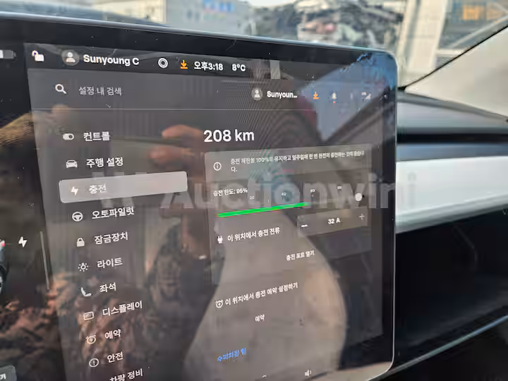 Tesla Model Y 2024 — 28