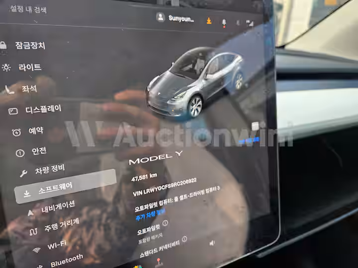 Tesla Model Y 2024 — 29