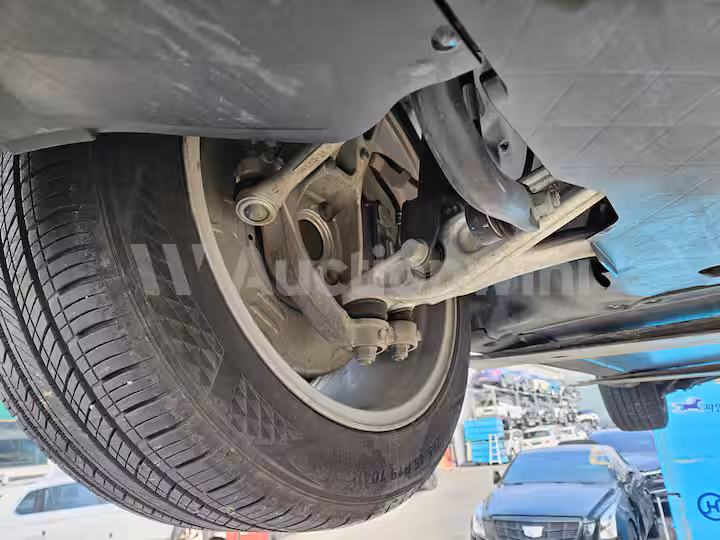 Tesla Model Y 2024 — 9