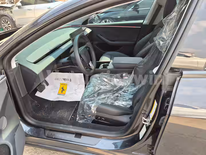 Tesla Model 3 2024 — 13