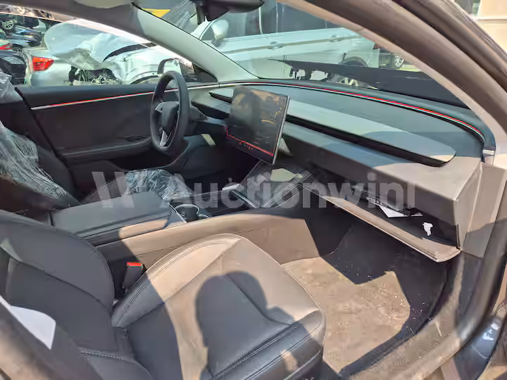 Tesla Model 3 2024 — 20