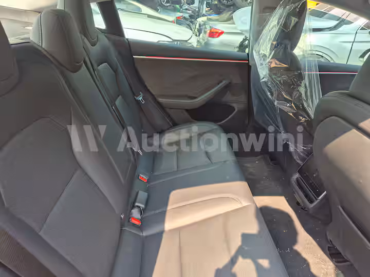 Tesla Model 3 2024 — 21