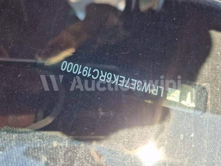 Tesla Model 3 2024 — 28