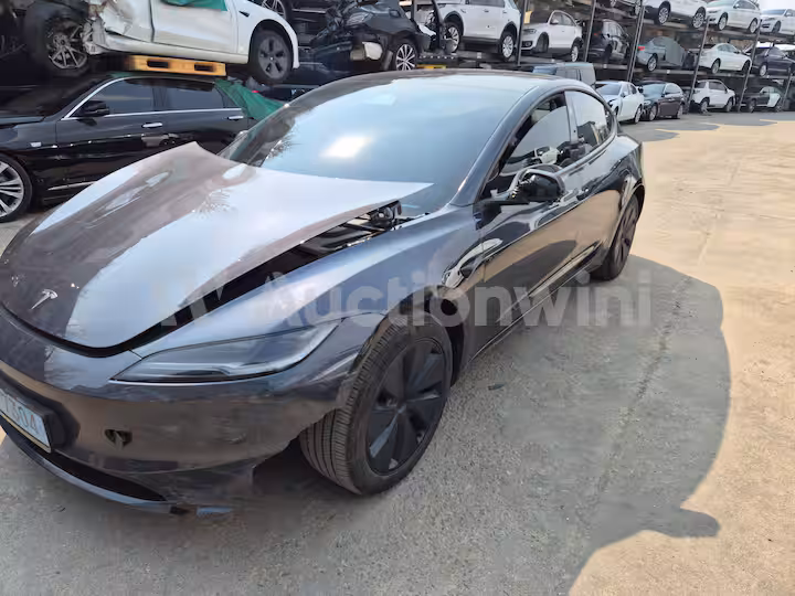 Tesla Model 3 2024 — 5