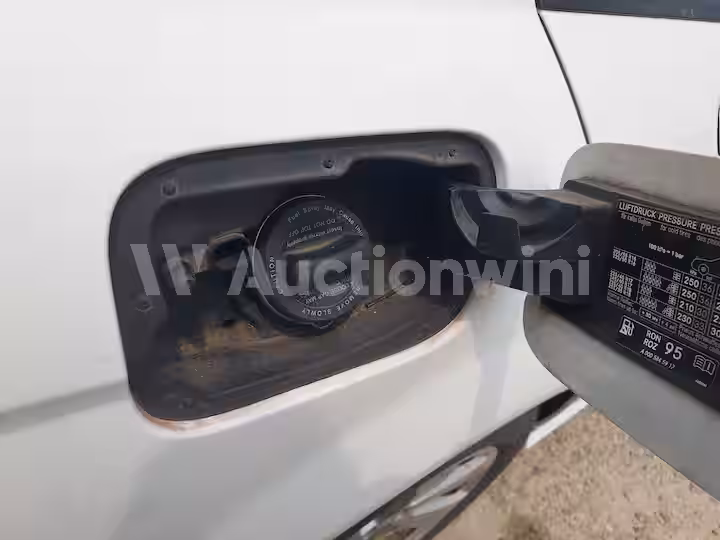 Mercedes Benz C Class 2013 — 12
