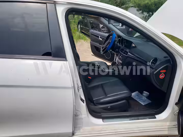 Mercedes Benz C Class 2013 — 25